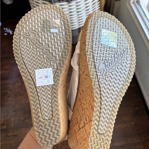 Skechers White Beaded Women's Sandals - Picture 7 of 7